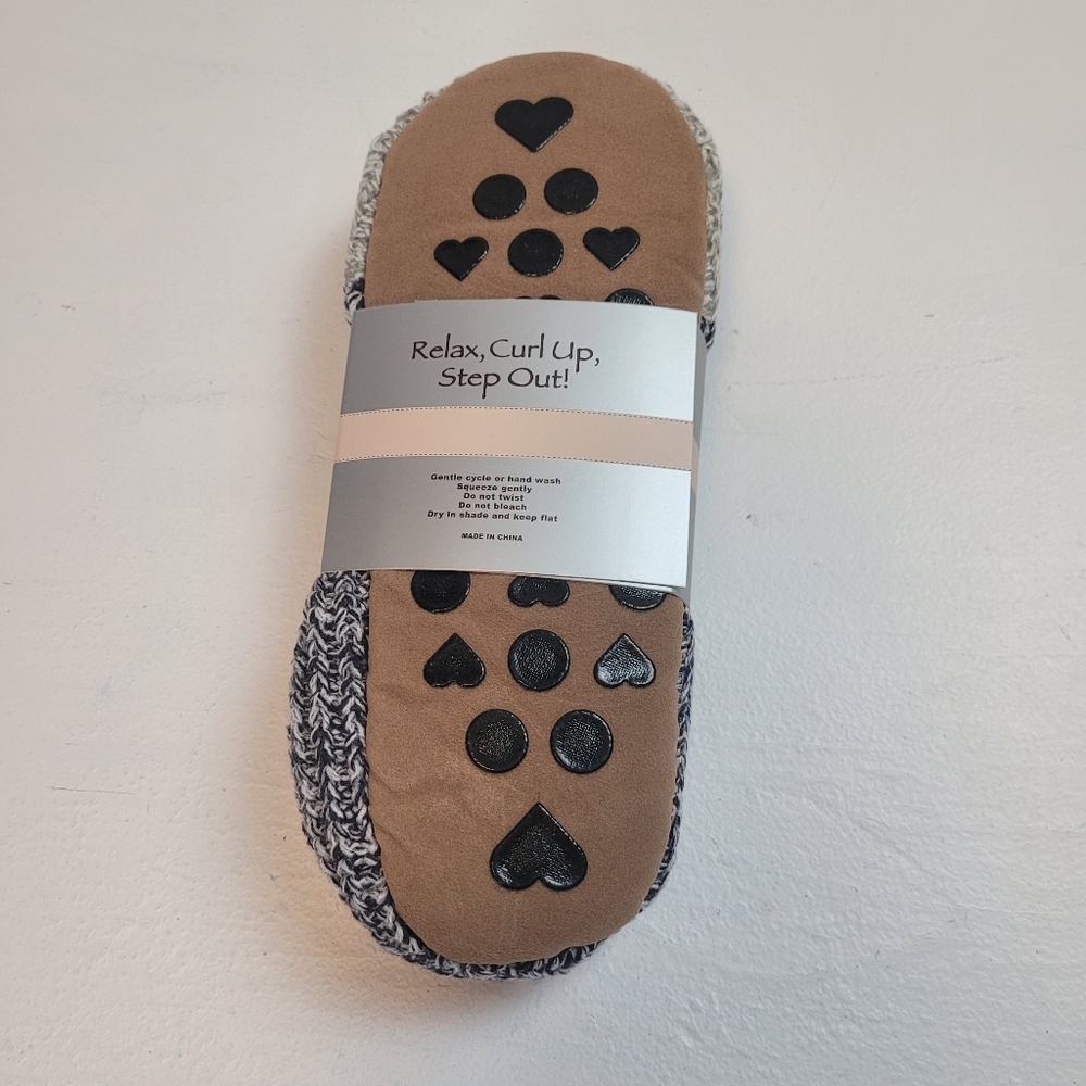 Gray and White Knit Slipper Socks with Dog Design - Picture 3 of 4